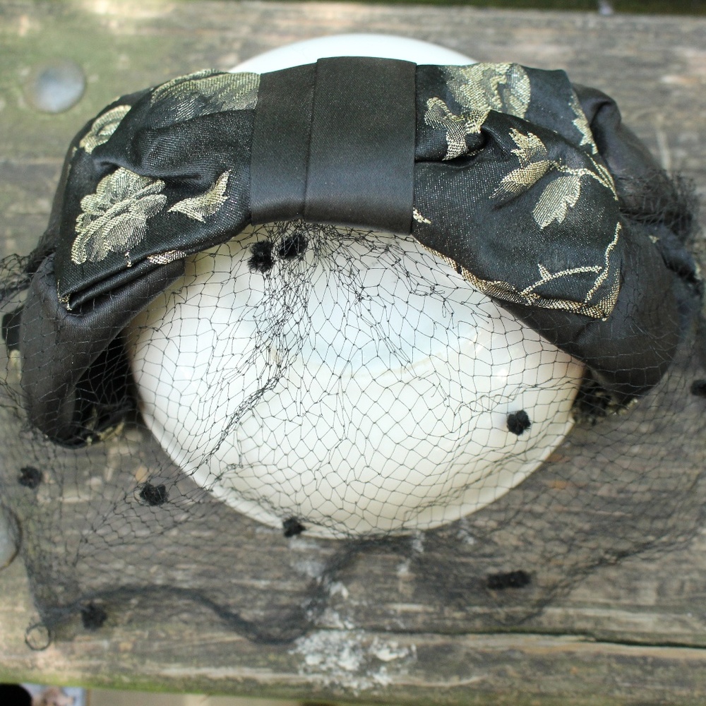 Vintage Headpiece with Veil c.1940/1950s